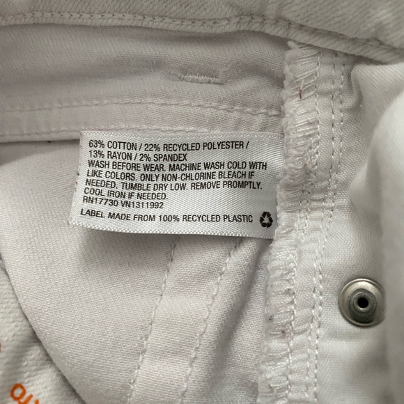 Cat & Jack Girls 8 Ultimate Stretch Jean Shorts - Picture 5 of 6